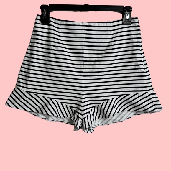 Zara white/ navy ruffled hem shorts - Picture 3 of 5